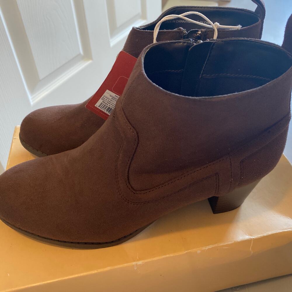 Mossimo supply co. brown boots size 8.5 style: Kaelyn
